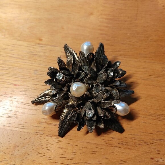 Vintage Miriam Haskell Faux Pearl Rhinestone Brooch - Picture 6 of 9